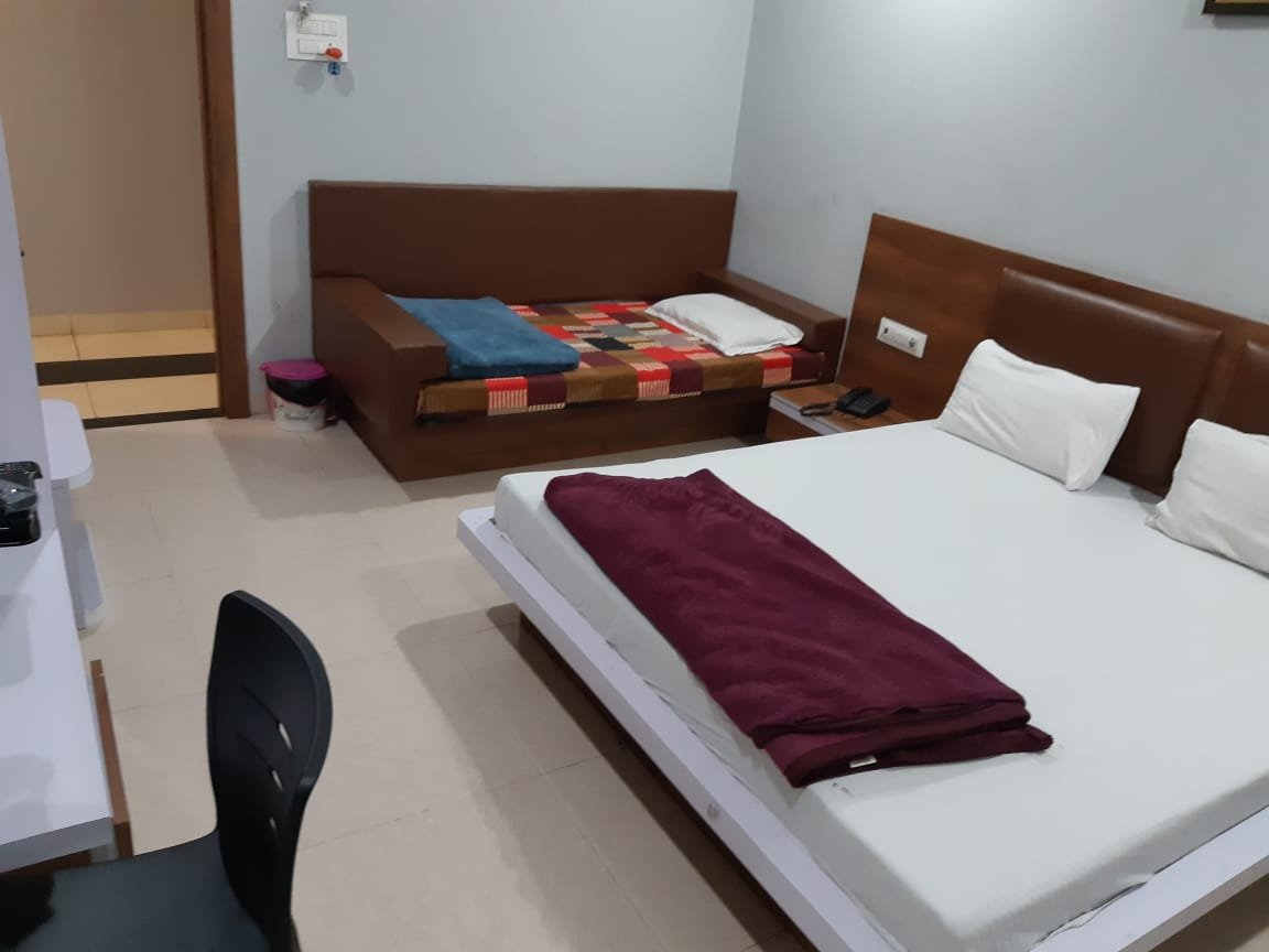 Hotel Raghu Mani