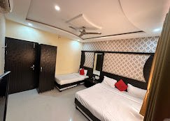 Hotel Sajan Palace