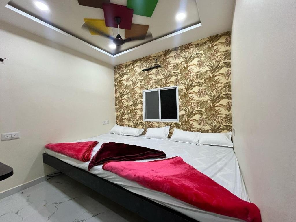 HOTEL PRATHANA PALACE