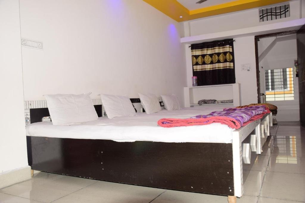GURU DHAM GUEST HOUSE