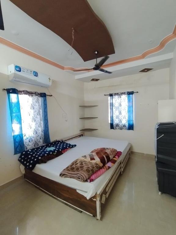 Naivaidya Guest House