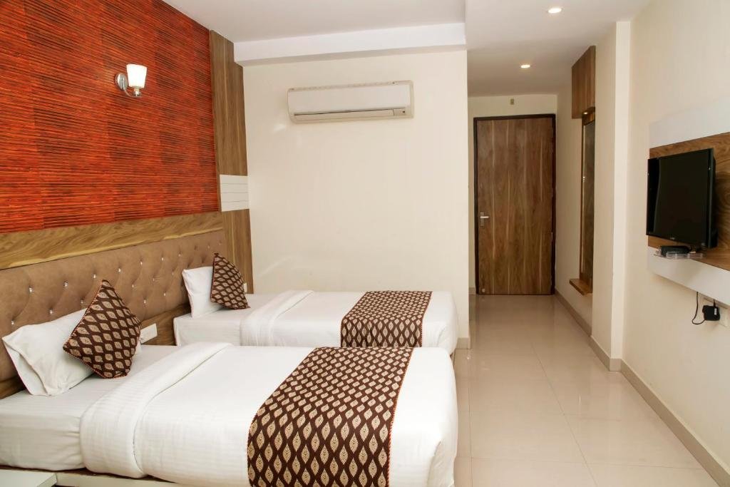 Hotel Ganges Grand - 600m from Kashi Vishwanath Temple