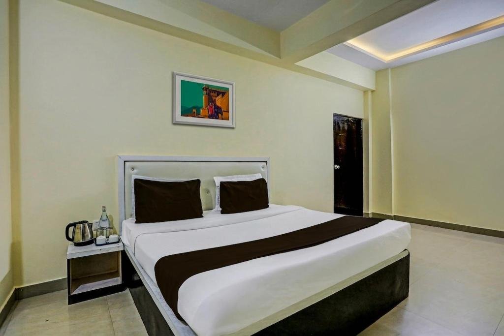 Super Hotel O Hyderabad Gate IIT BHU