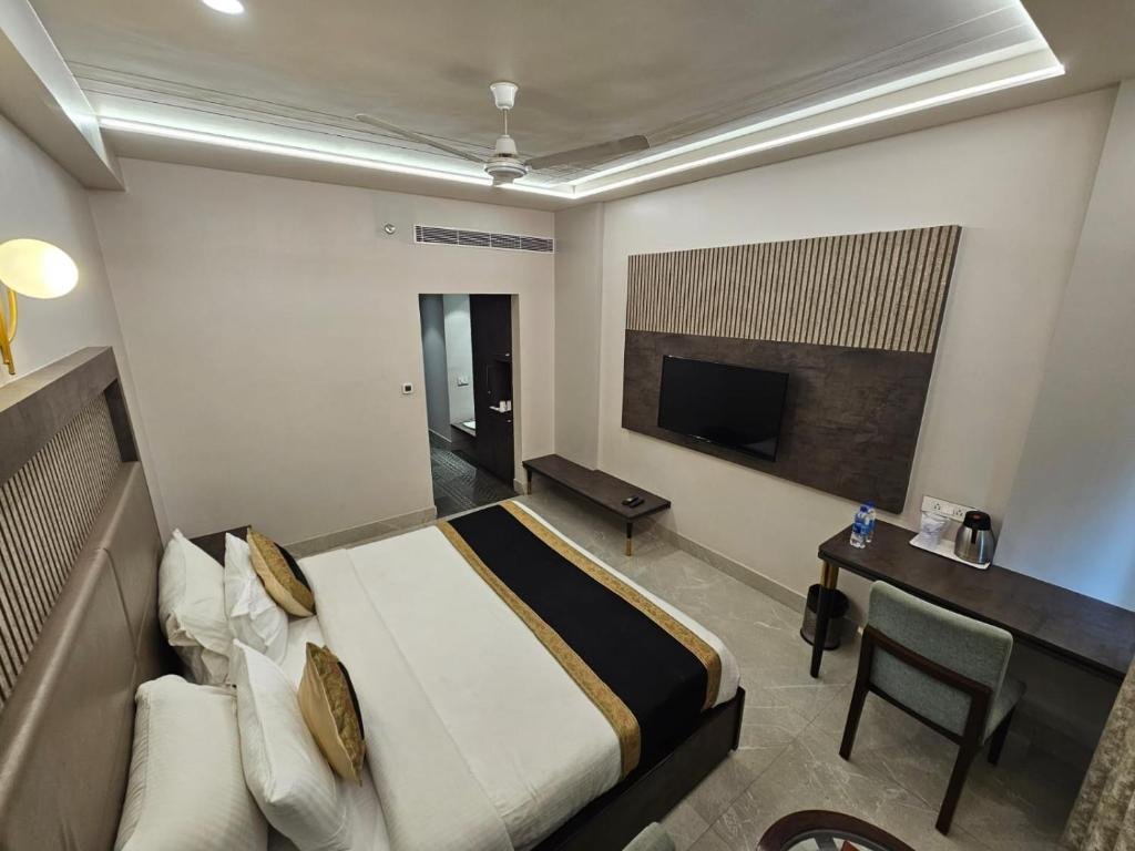 Hotel Abhinav International